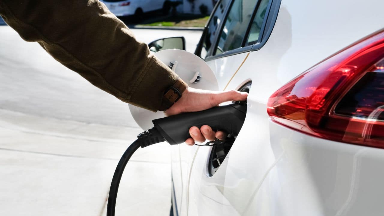 Véhicules électriques, hybrides ou thermiques ? Comparaison